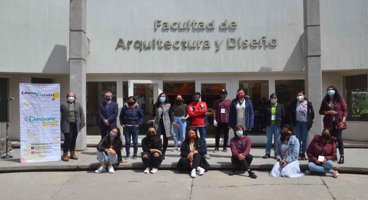 EmprenDescubre, bazar universitario de la comunidad de alumnos y egresados de la UAEMéx, esta edición se llevó a cabo en la Facultad de Arquitectura y Diseño