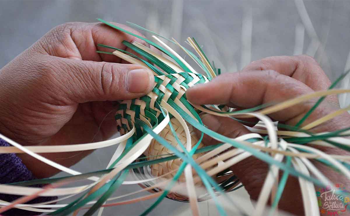 Conoce las maravillosas artesanías palma que elaboran en Toluca.