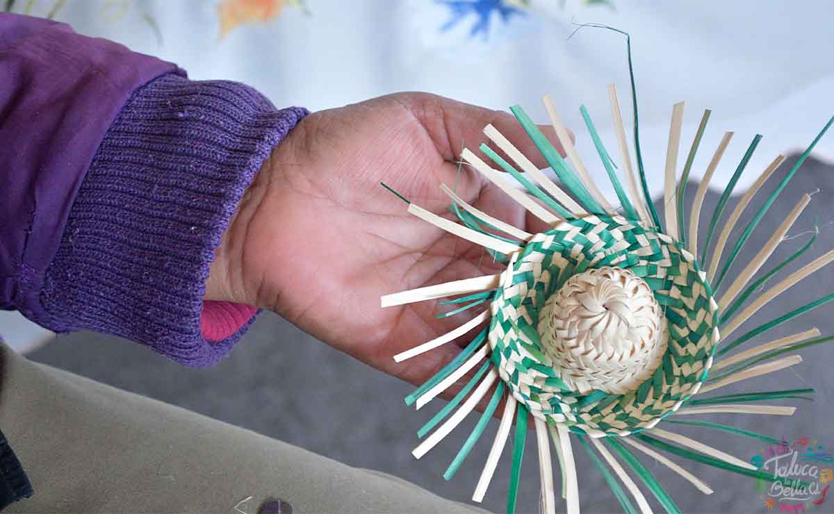 Conoce las maravillosas artesanías palma que elaboran en Toluca.