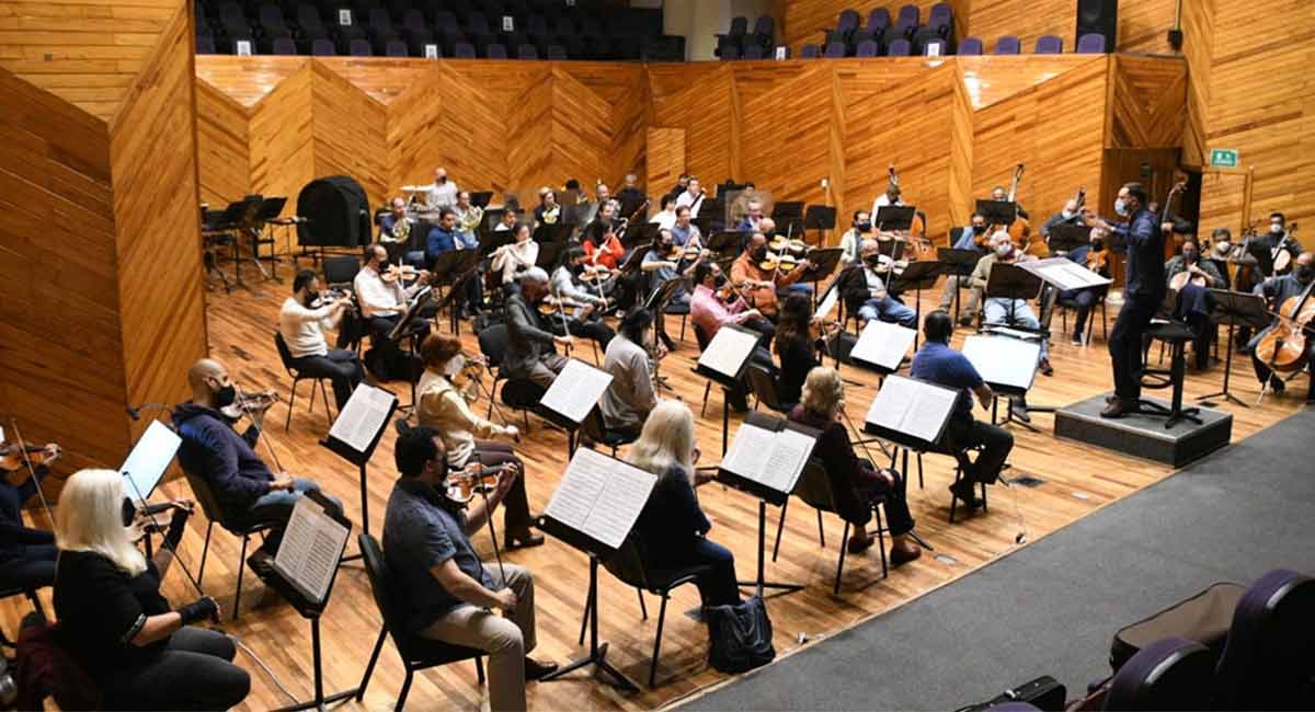 Asiste al concierto de la Orquesta Sinfónica del Estado de México en Toluca