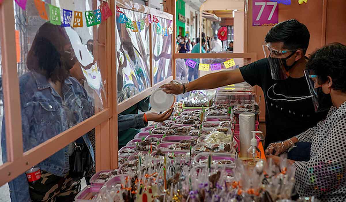 Anuncian más artesanos del dulce para la edición de la Feria del Alfeñique 2021 en Toluca, además te decimos cuándo se realizará este año.