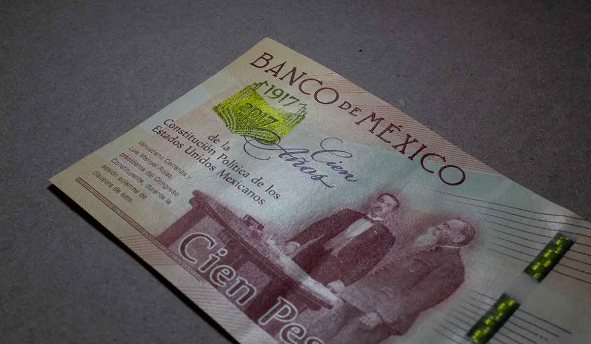 Se vende hasta en 20 mil pesos Billete de 100 pesos de la Constitución