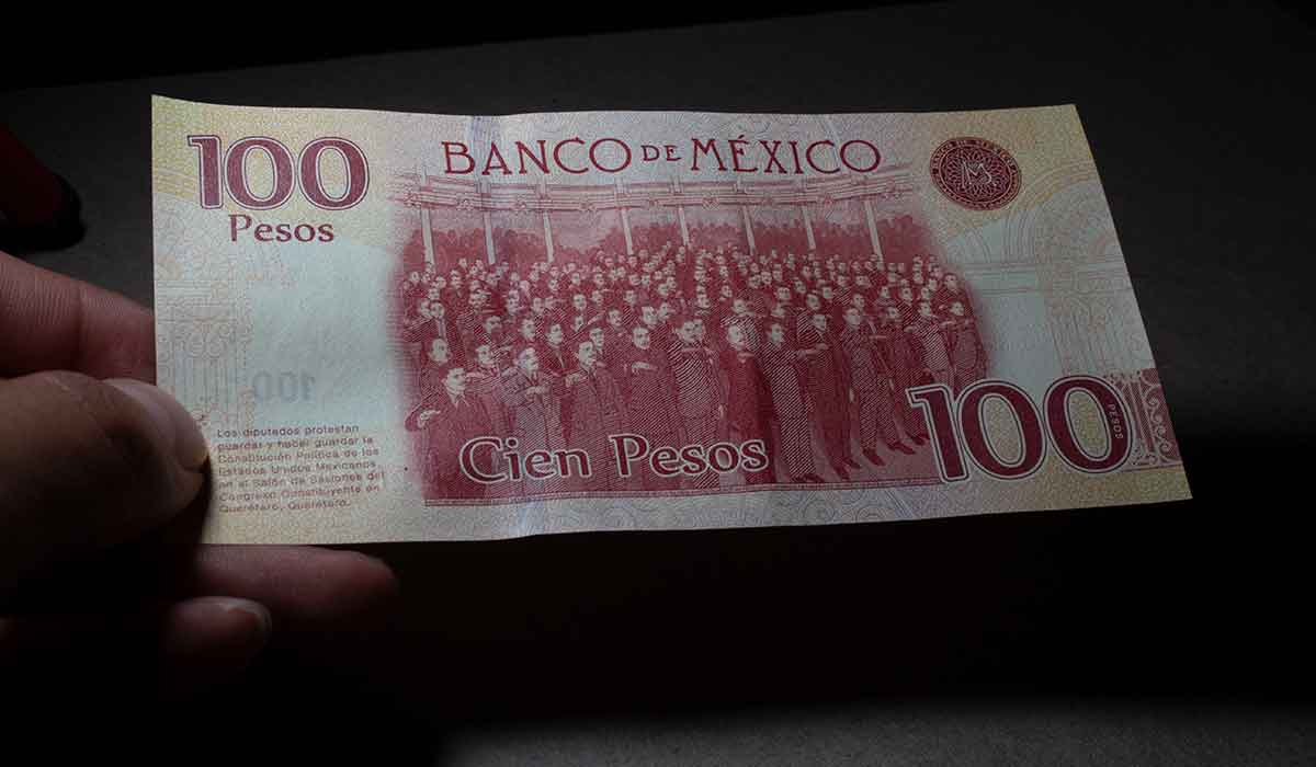 ¿Comprarías este billete de 100 pesos conmemorativo de la Constitución Política de 1917 que venden en 20 mil pesos? Te damos los detalles.