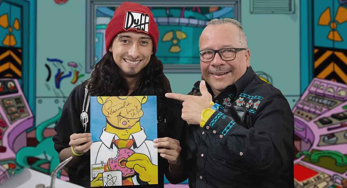 Foto con Humberto Vélez, voz de Homero en los Simpson