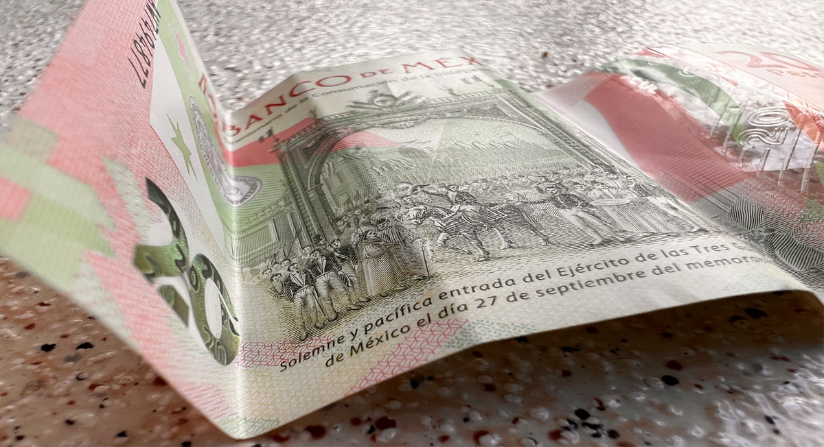 foto de un billete de 20 pesos conmemorativo del 2021 que dejará de circular en 2025