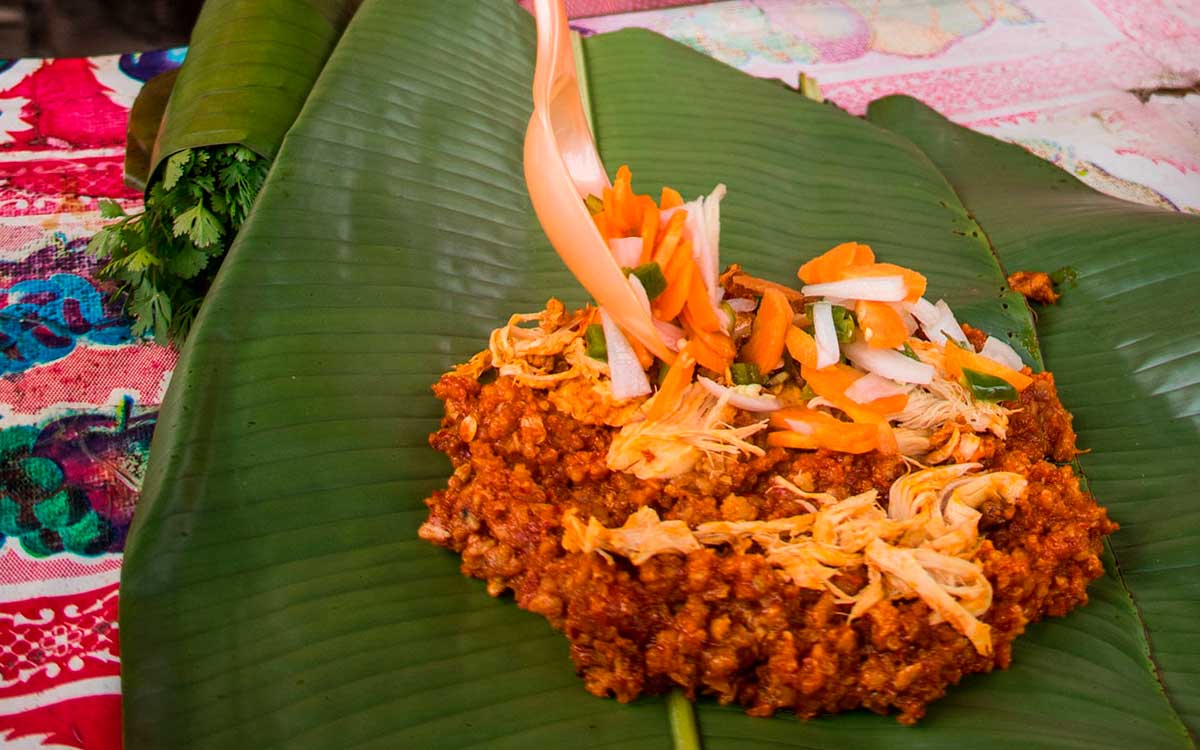 Disfruta en Toluca un delicioso zacahuil, el tamal más grande de México