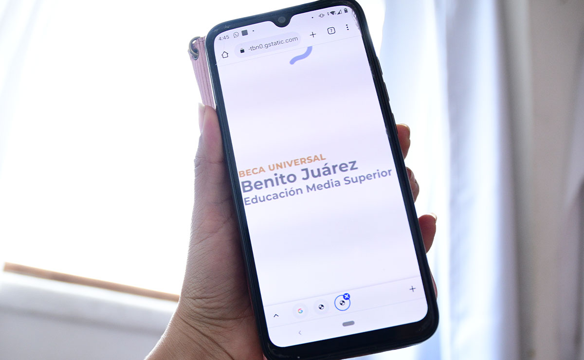 Pantalla de celular del buscador de becas benito Juárez 2022