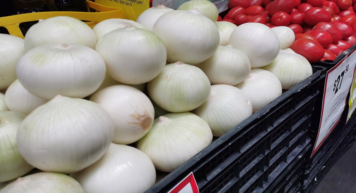 ¿Precio de la cebolla en aumento? El kilo se vende en 57 pesos