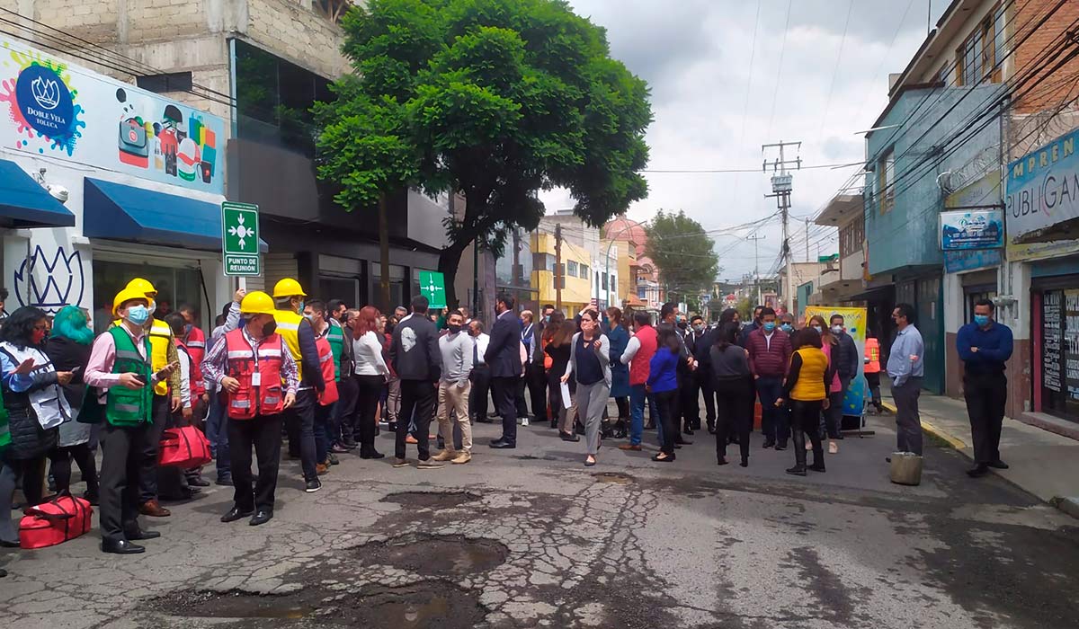 Sismo de 7.4 con posible epicentro en Michoacan se siente fuerte en el Edomex