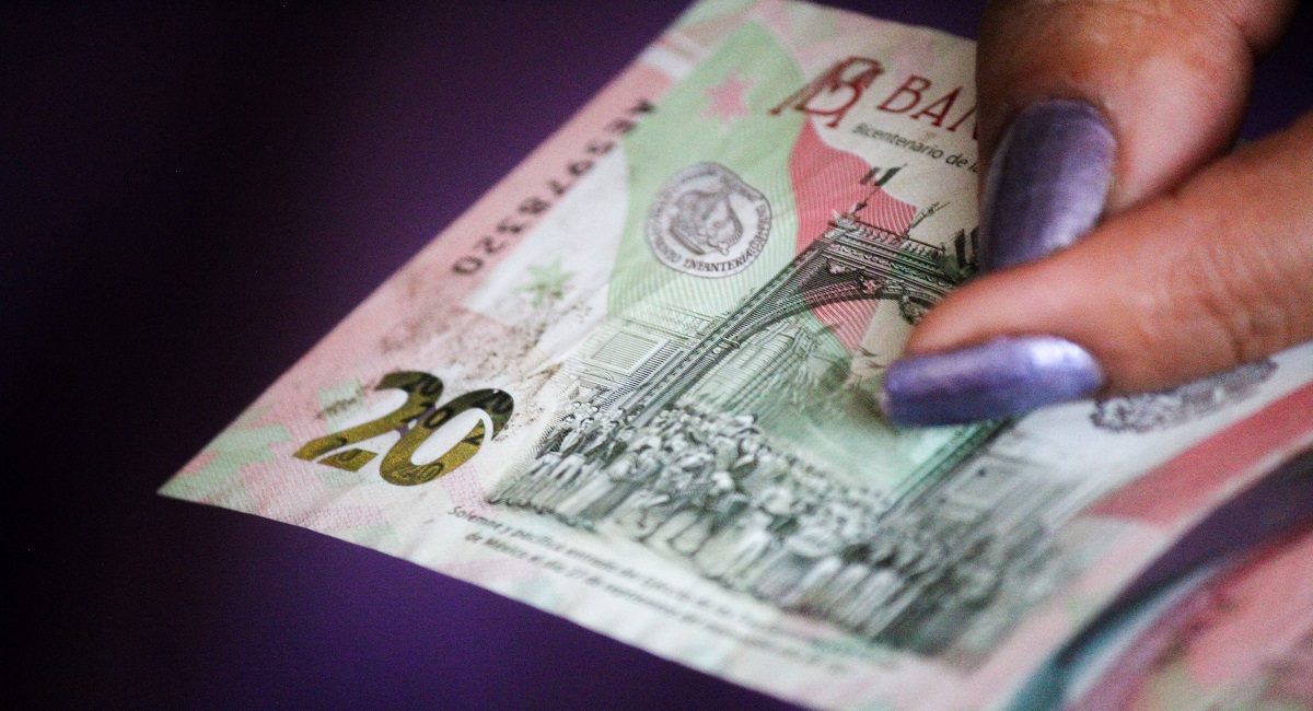 Demanda de billetes de 20 pesos sube tras su retiro de circulación