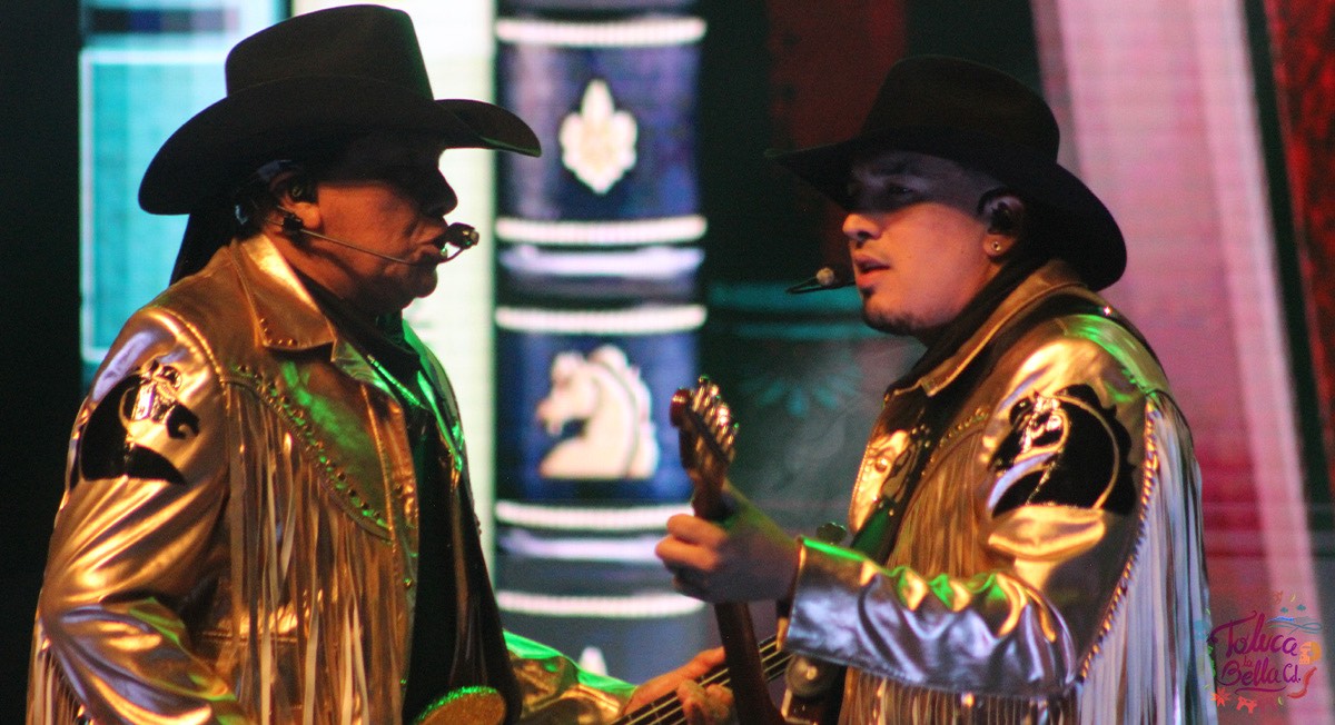 Bronco dando concierto en Toluca