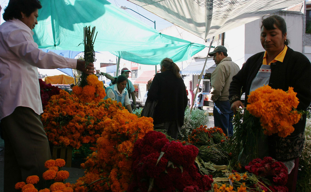 Mercado de flores para el Dí­a de Muertos.