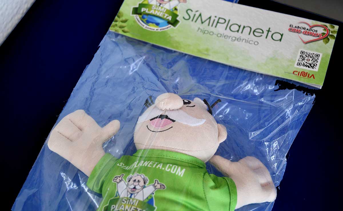 Peluche del Dr. Simi en Farmacias Similares