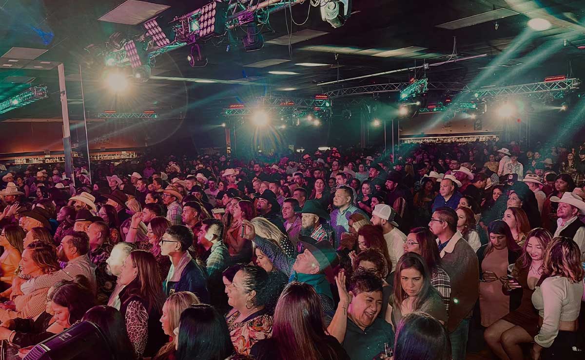 Personas en el concierto del Duelo de Acordeones en Texcoco.