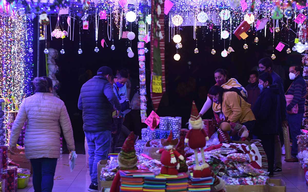 luces y adornos de navidad