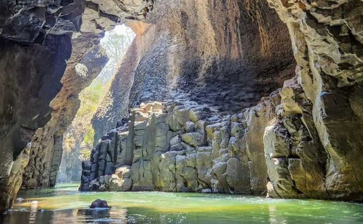 Pueblo mágico Malinalco, rio.