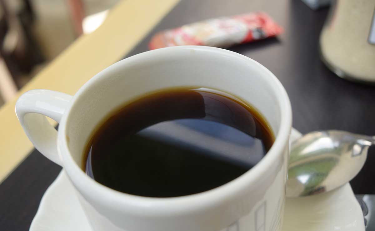 Taza de café en una cafeterí­a